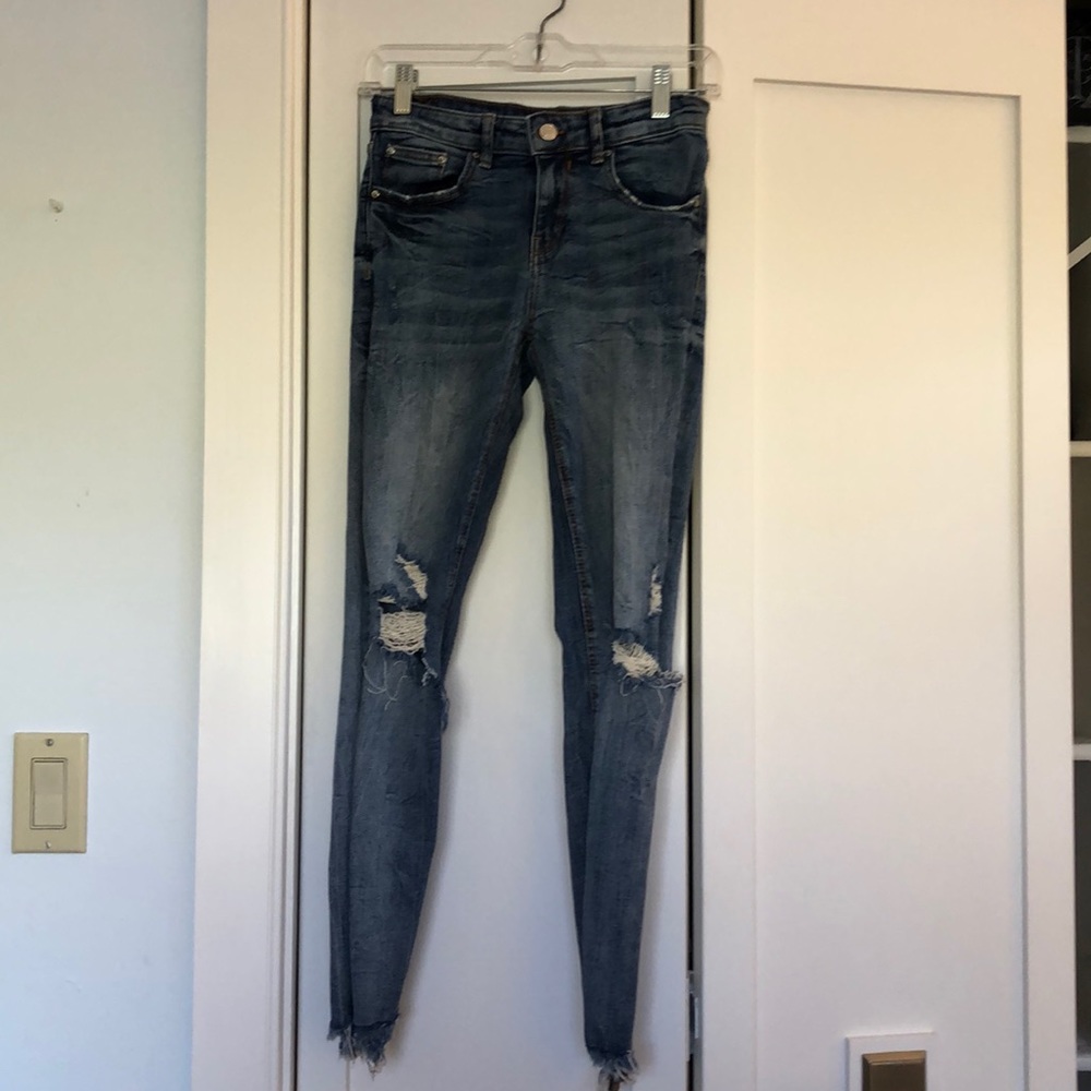 Ripped skinny jeans